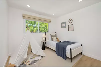 8231 W 83rd Street, Playa del Rey, CA 90293 - Photo 17
