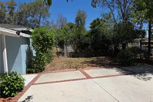 7249 Loma Verde Ave, Canoga Park, CA 91303 - Photo 3