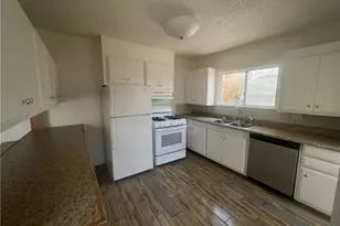 424 S Broadway, Redondo Beach, CA 90277 - Photo 3