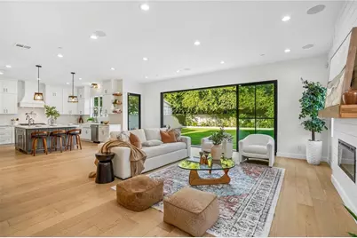 8308 McConnell Avenue, Los Angeles, CA 90045 - Photo 9