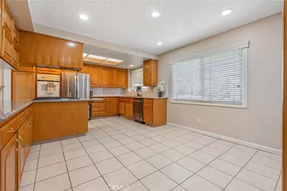 19221 Benfield, Cerritos, CA 90703 - Photo 5