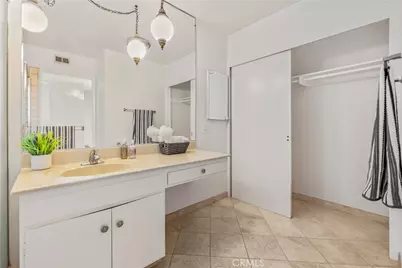19221 Benfield, Cerritos, CA 90703 - Photo 37