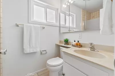 19221 Benfield, Cerritos, CA 90703 - Photo 17