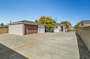 1611 Bay View Ave, Wilmington, CA 90744 - Photo 29