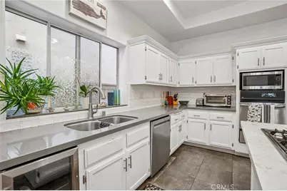 638 Rosecrans Avenue, Manhattan Beach, CA 90266 - Photo 15