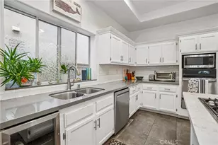 638 Rosecrans Ave, Manhattan Beach, CA 90266 - Photo 15