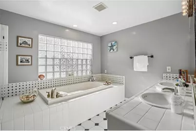 638 Rosecrans Avenue, Manhattan Beach, CA 90266 - Photo 37