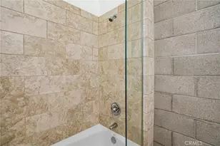 717 N Highland Ave, Los Angeles, CA 90038 - Photo 27