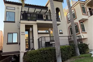 703 11th St, Hermosa Beach, CA 90254 - Photo 1