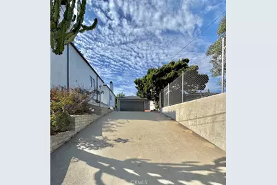 1633 Artesia, Manhattan Beach, CA 90266 - Photo 13