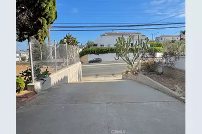 1633 Artesia, Manhattan Beach, CA 90266 - Photo 11