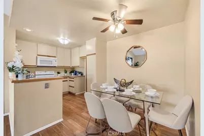 27618 Susan Beth Way Unit G, Saugus, CA 91350 - Photo 9
