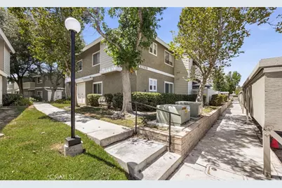 27618 Susan Beth Way Unit G, Saugus, CA 91350 - Photo 23