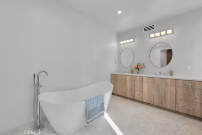 947 7th Street, Hermosa Beach, CA 90254 - Photo 35