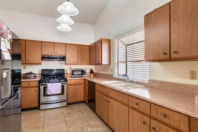 25067 Hazelwood Circle, Hemet, CA 92544 - Photo 7