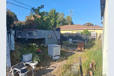 11720 S San Pedro, Los Angeles, CA 90061 - Photo 7