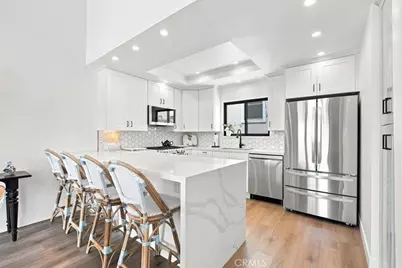 225 4th Street, Hermosa Beach, CA 90254 - Photo 3