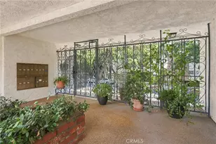 1827 Greenfield Ave, Los Angeles, CA 90025 - Photo 13