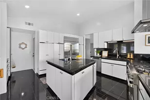 11411 Decente Ct, Studio City, CA 91604 - Photo 15