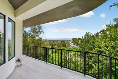 11411 Decente Court, Studio City, CA 91604 - Photo 37