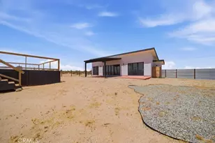62761 La Crescenta, Joshua Tree, CA 92252 - Photo 9