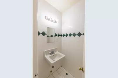 2424 Torrance Boulevard #A1, Torrance, CA 90501 - Photo 3