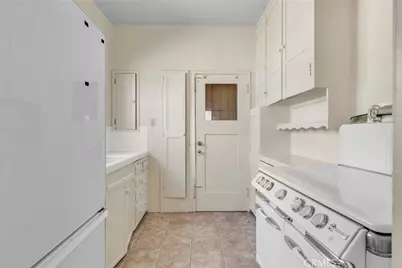 4261 Leimert Boulevard, Los Angeles, CA 90008 - Photo 25