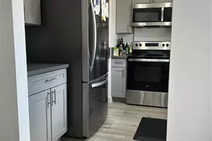 11300 Foothill Blvd, Sylmar, CA 91342 - Photo 9