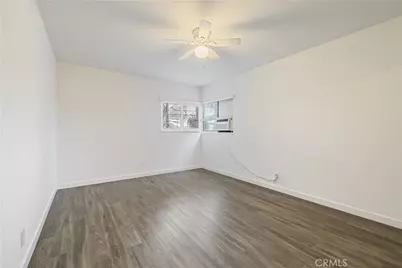 1056 E 6th Street, Long Beach, CA 90802 - Photo 21
