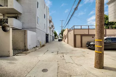 531 W 5th Street, Long Beach, CA 90802 - Photo 21