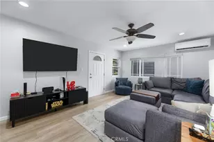 240 Hampton Dr, Venice, CA 90291 - Photo 9