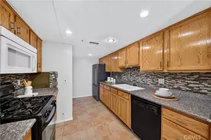 11124 Burbank Blvd, North Hollywood, CA 91601 - Photo 13