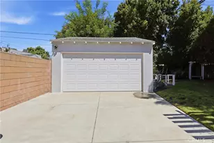 11957 Collins St, Valley Village, CA 91607 - Photo 9