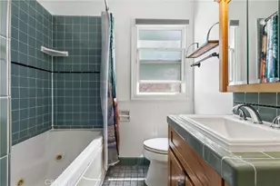 11957 Collins St, Valley Village, CA 91607 - Photo 27
