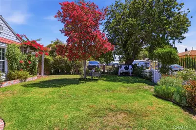 11957 Collins Street, Valley Village, CA 91607 - Photo 5