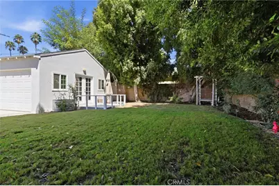 11957 Collins Street, Valley Village, CA 91607 - Photo 29