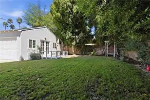 11957 Collins St, Valley Village, CA 91607 - Photo 29