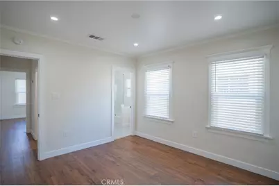 4279 Walton Avenue, Los Angeles, CA 90037 - Photo 17