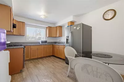 13 Paradise, Carson, CA 90745 - Photo 5
