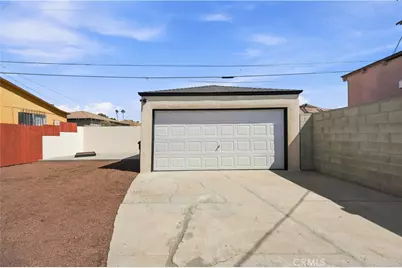733 W 108th Street, Los Angeles, CA 90044 - Photo 35