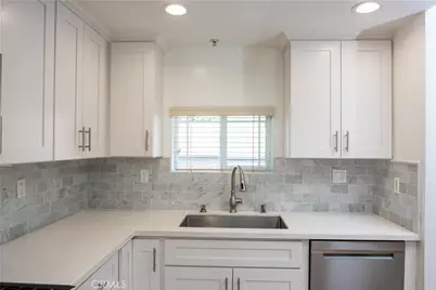 815 S Harvard Boulevard #201, Los Angeles, CA 90005 - Photo 3