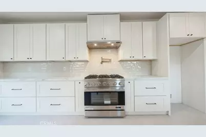 15604 Saddleback, Canyon Country, CA 91387 - Photo 17