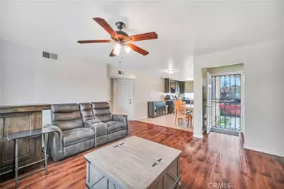 811 W Poplar Street, Compton, CA 90220 - Photo 3