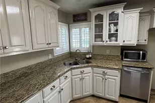 10614 Beak, South Gate, CA 90280 - Photo 5