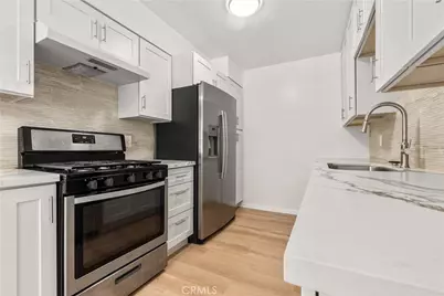 218 Thorne, Los Angeles, CA 90042 - Photo 9
