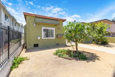 606 W 81st, Los Angeles, CA 90044 - Photo 3