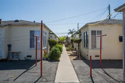 10901 S Freeman, Inglewood, CA 90304 - Photo 15