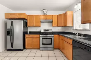 1467 W I St, Wilmington, CA 90744 - Photo 9
