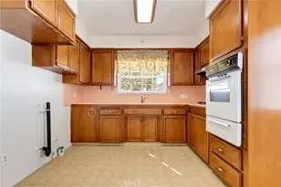 1129 W 9th St, San Pedro, CA 90731 - Photo 37