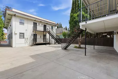 943 Chestnut Avenue, Long Beach, CA 90813 - Photo 5